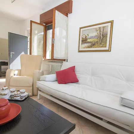 Nove Fontane Sleeps 4 Laveno-Mombello