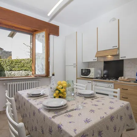 Appartamento Nove Fontane Sleeps 4 *